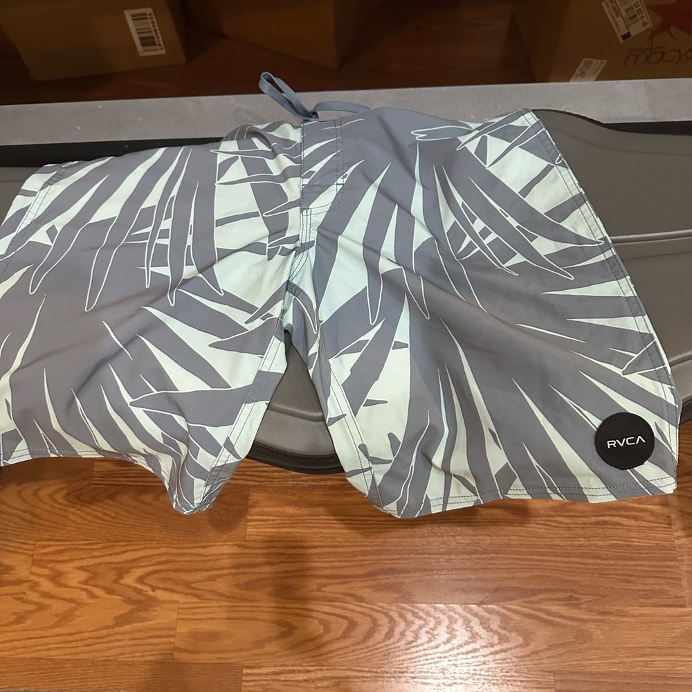 RVCA Gray Board Shorts with Tropical Print - Picture 4 of 5